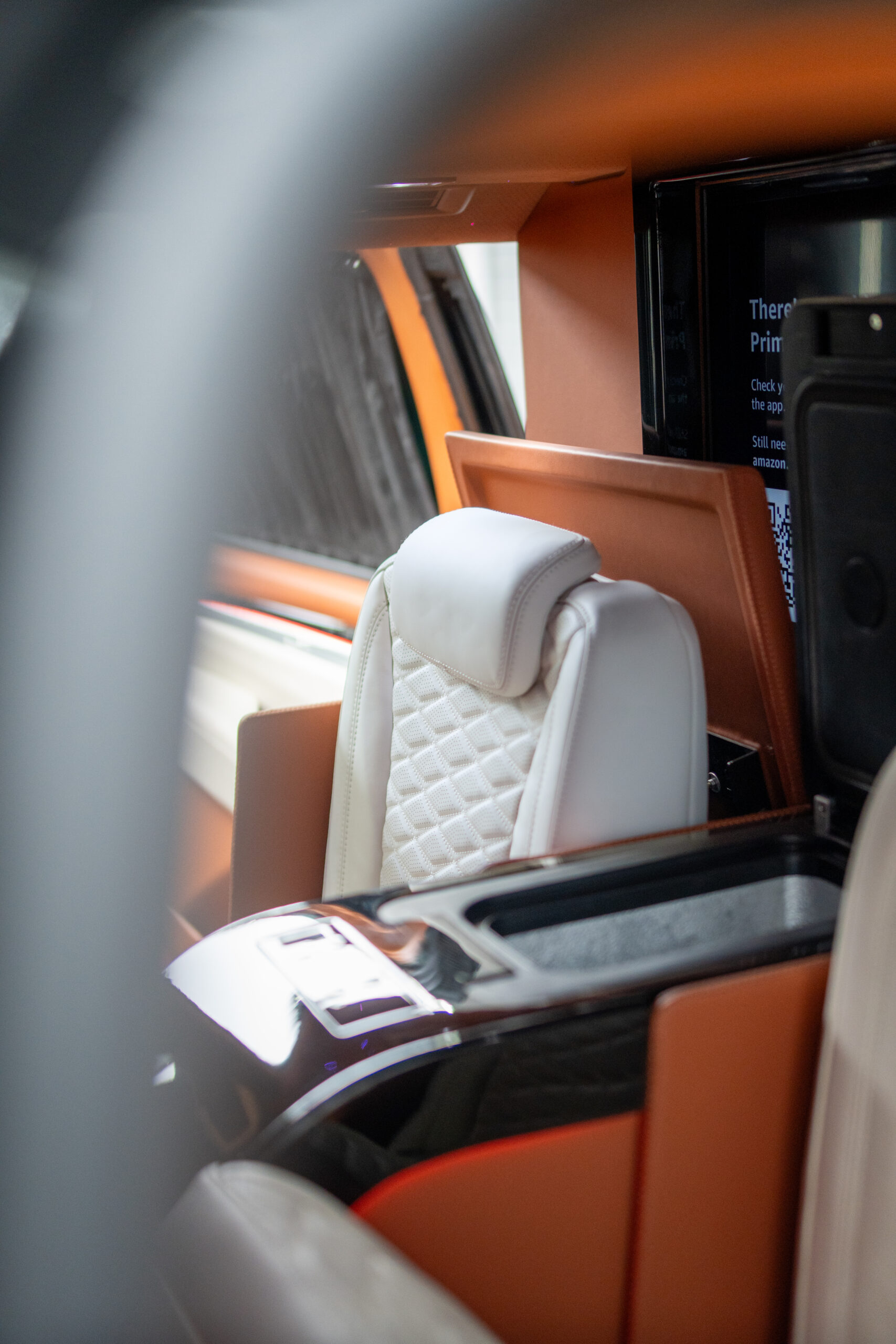 Cadillac Escalade premium headliner finish – CMC Auto Outfitting Dubai